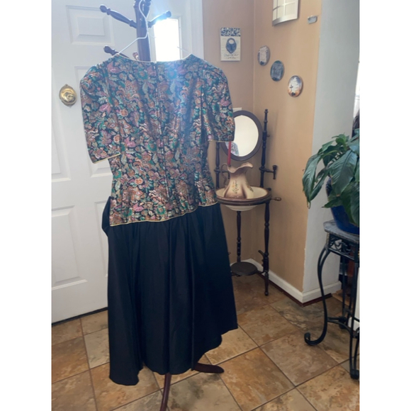 Women's Denise Fashions Dress, Size M, Black & Multi - Picture 6 of 6